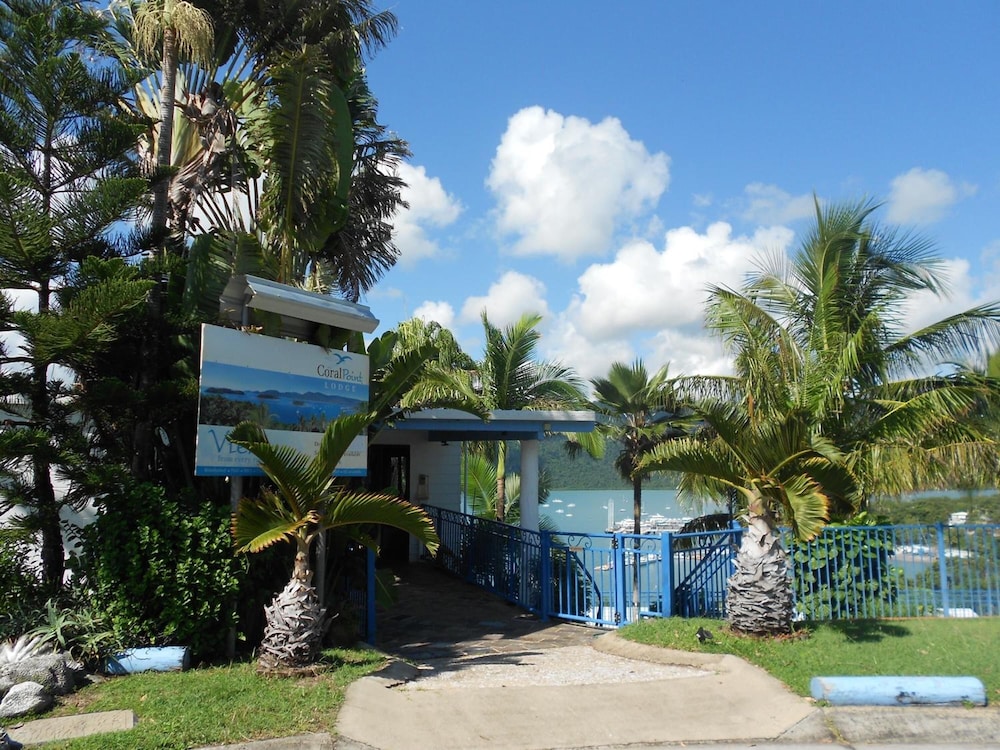 CORAL POINT LODGE 31/35
