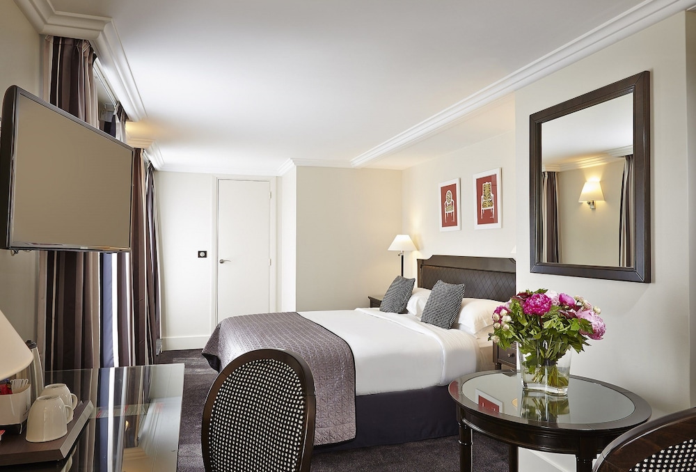 Hotel Royal Saint Honore 12/60