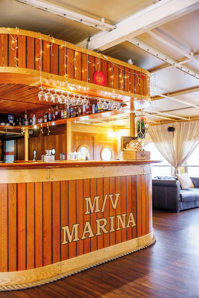 Botel Marina 12/70