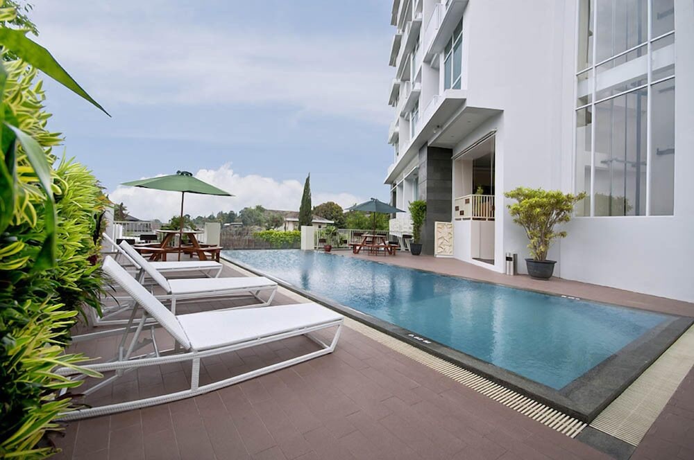 Point C Hotel Bandung 50/50