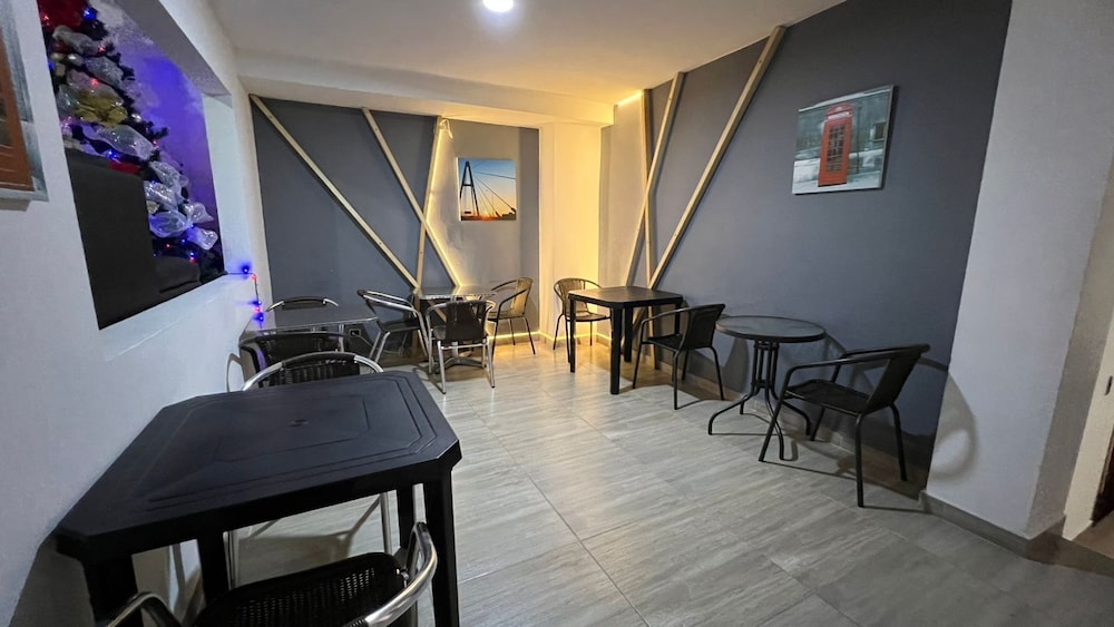 Hotel Jardin de Laureles Medellin 23/28