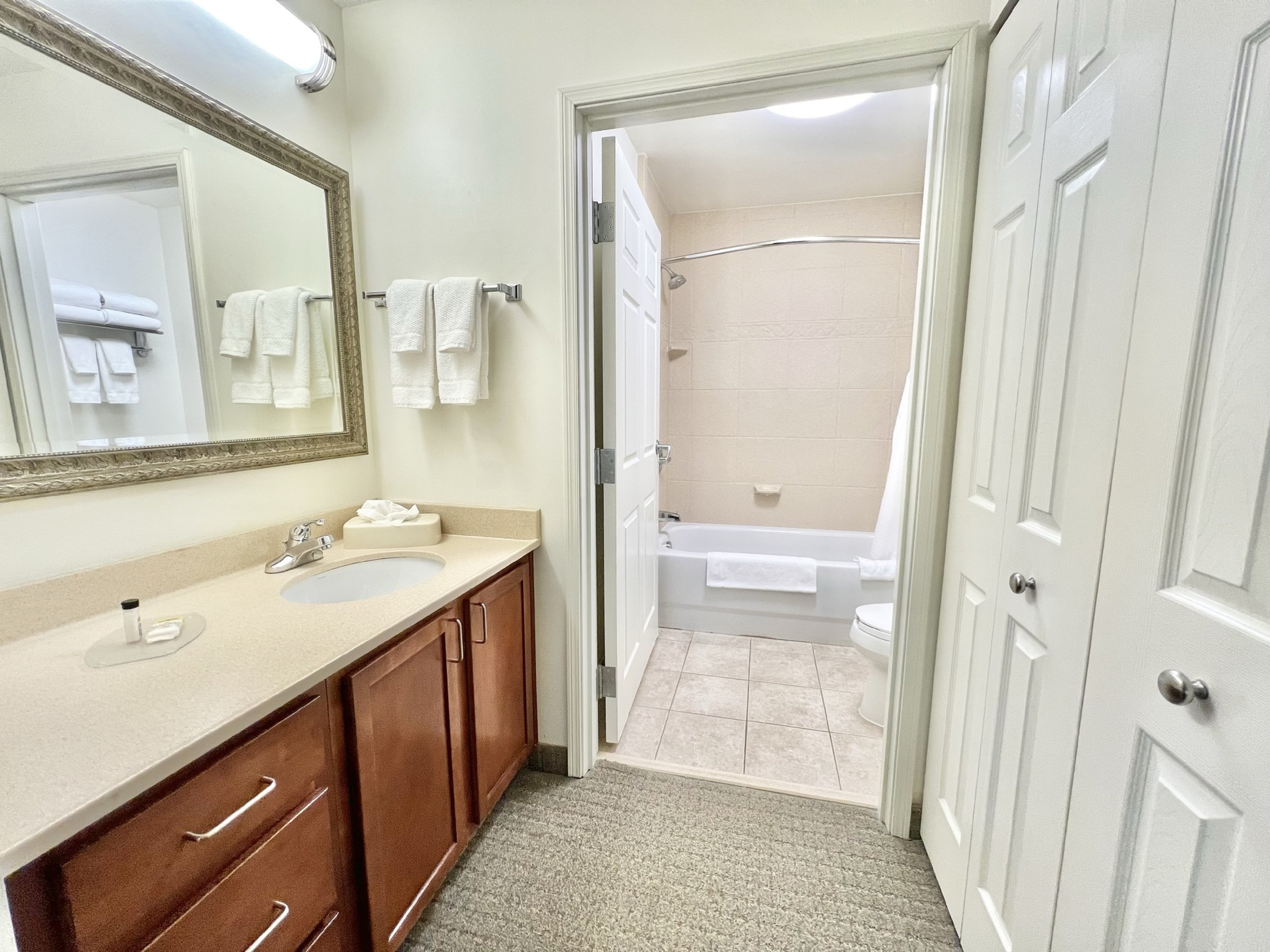 STAYBRIDGE SUITES DETROIT-NOVI 60/60