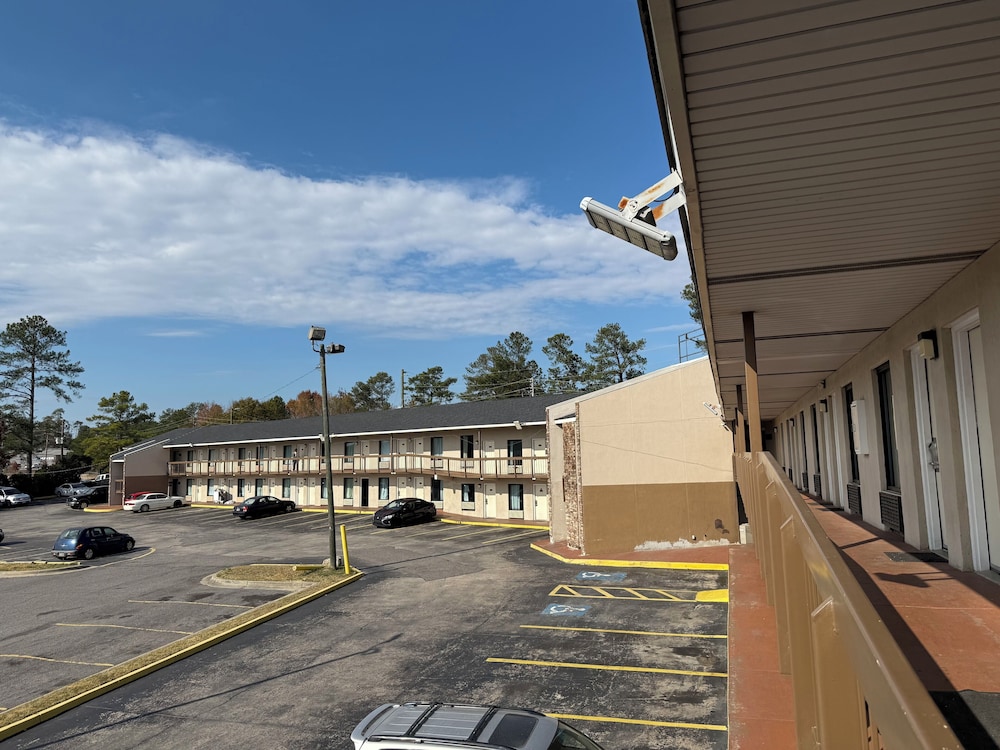 Budgetel Inn and Suites Fort Gordon Augusta 41/50