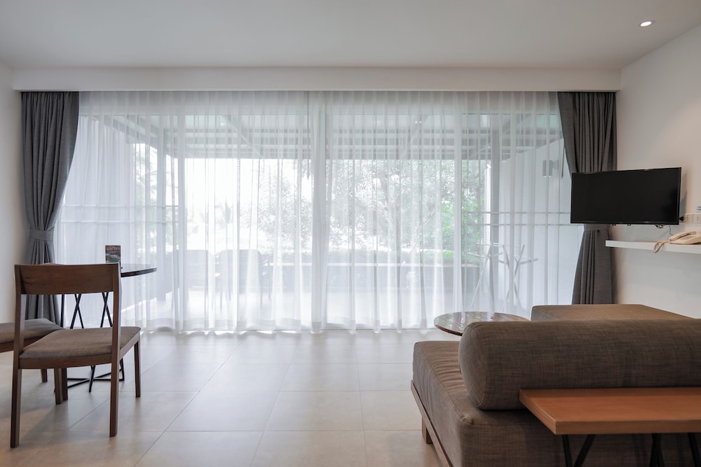 SEAnery Beach Resort 42/66