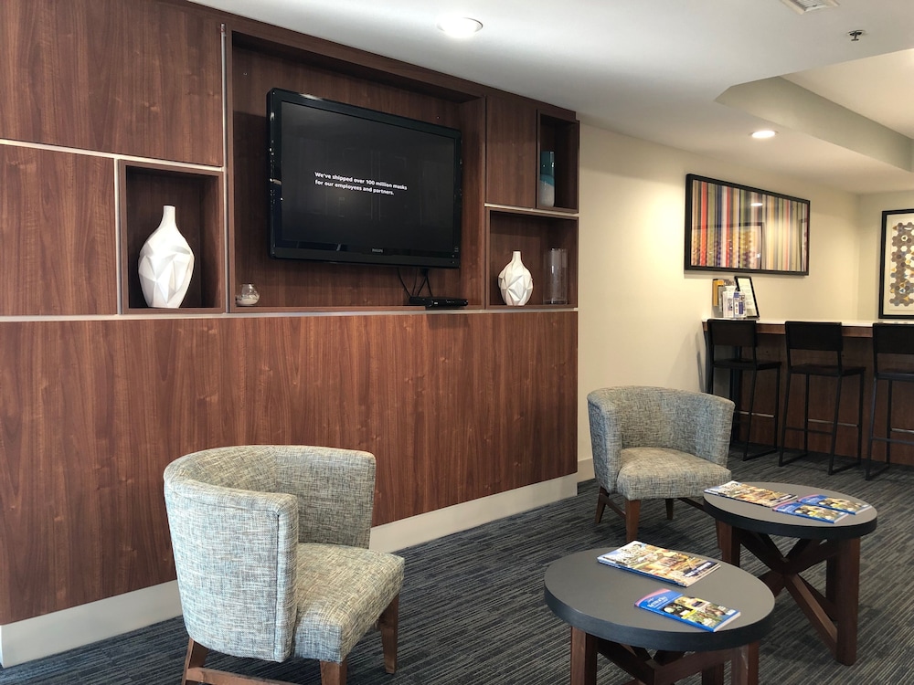 Holiday Inn Express Hotel Suites Franklin 52/61