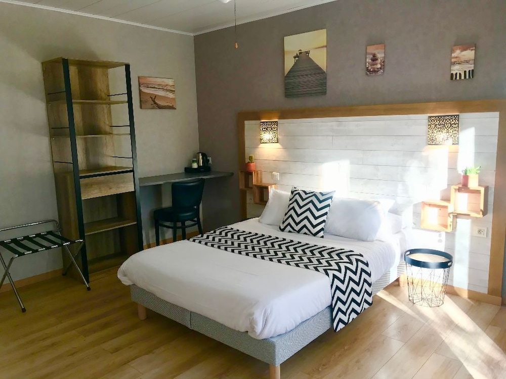 Hôtel Du Joli Bois 15/50