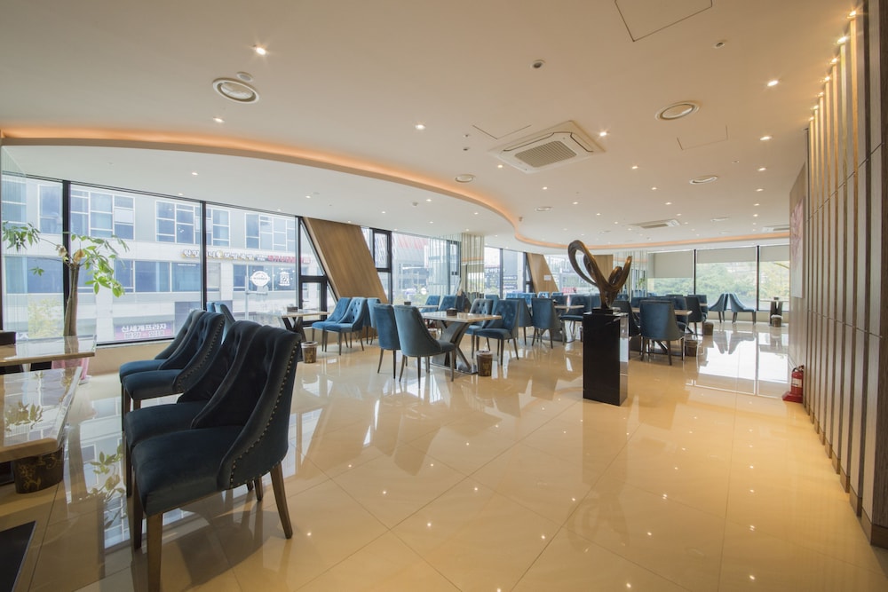 GUWOL HOTEL 39/53
