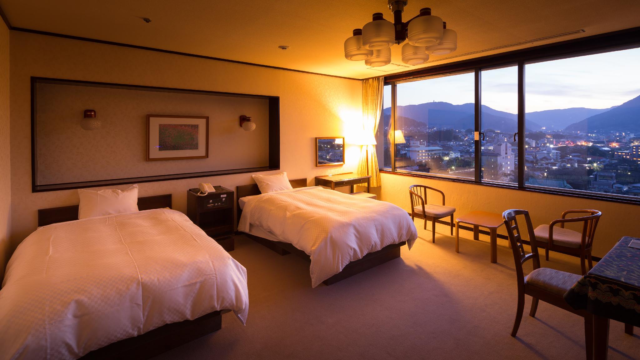 Western, Tower, Standard, Twin Beds, Mountain View, Top Floor, Smoking