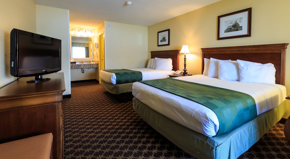 Quality Inn Near The Island Pigeon Forge 32/58