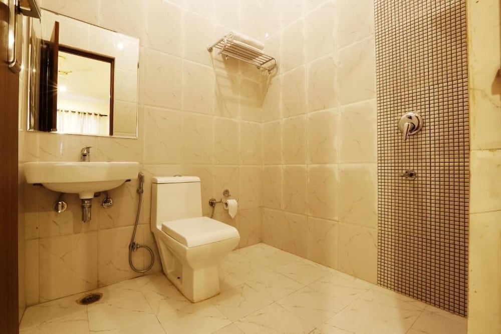Hotel Chanakya Inn 36/38
