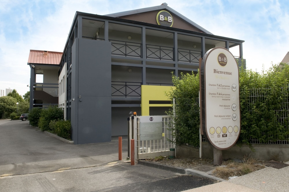 B&B HOTEL Amiens Longueau in LONGUEAU