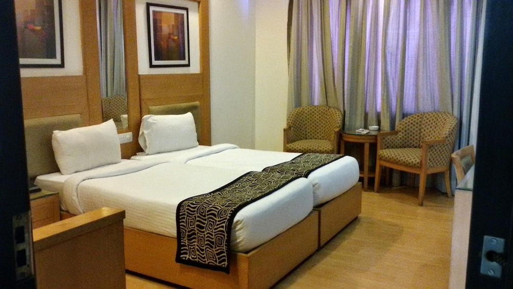 Karon Hotel Lajpat Nagar 17/60