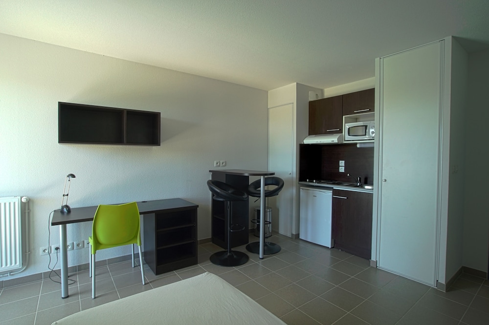 KOSY Aparthotel Campus del Sol Esplanade 42/67