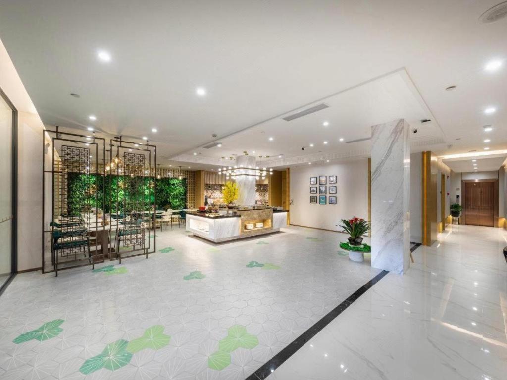 Metropolo Jinjiang Hotel (Haikou East High-speed Railway Station, Normal University) 11/30