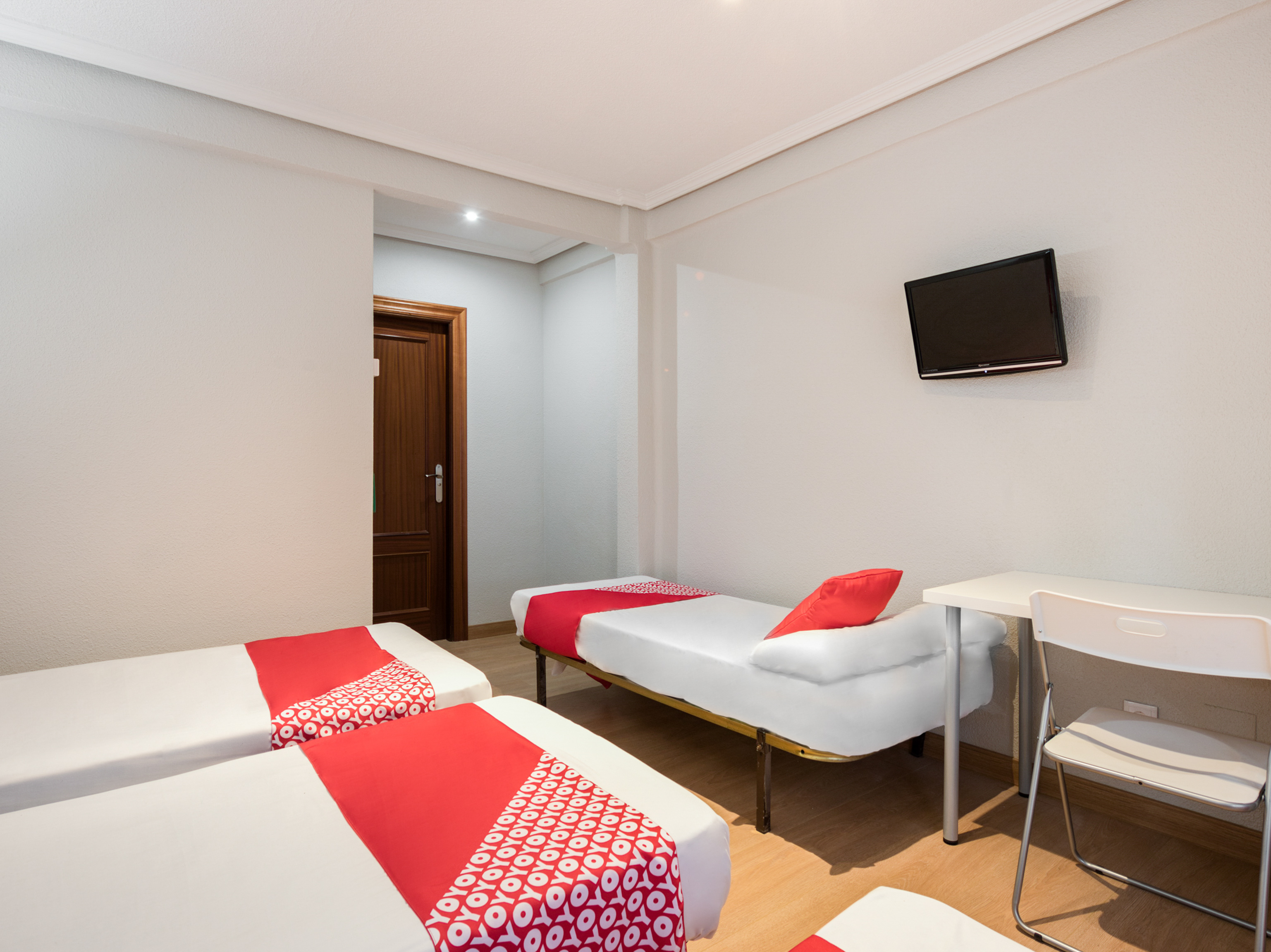 Hostal Uria 19/28