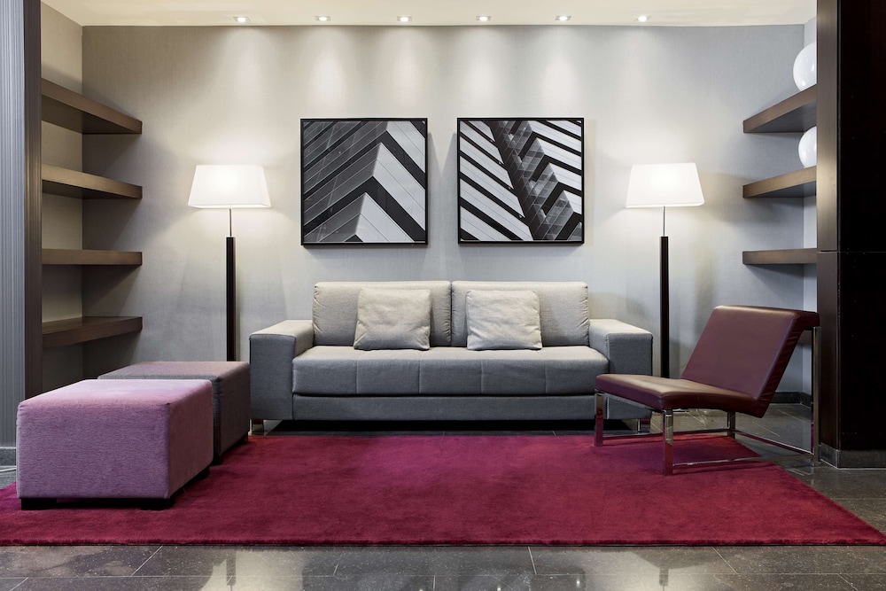 NH Barcelona Diagonal Poblenou 32/48
