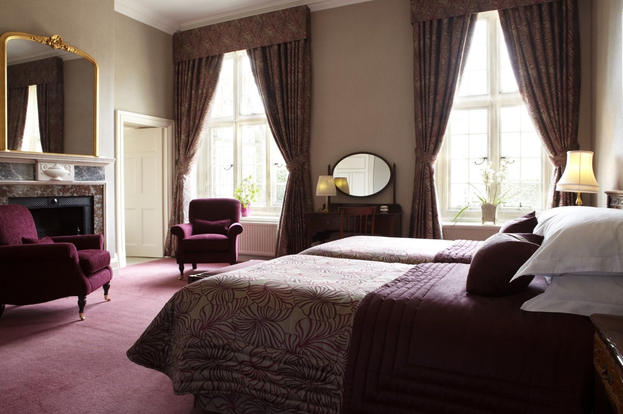 غرفة كلاسيكية بسرير كوين، Tylney Hall 5/8