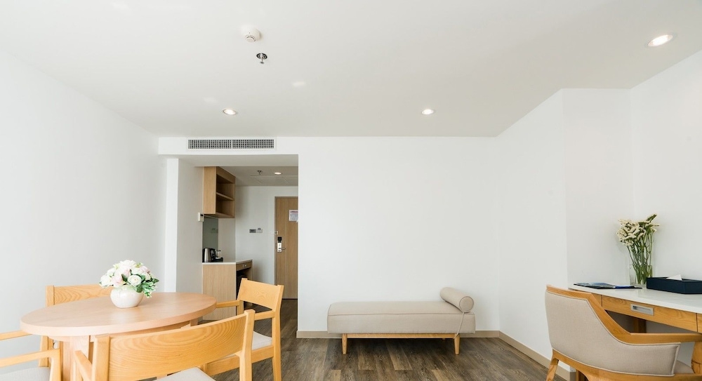 Rattanachol Hotel 9/50
