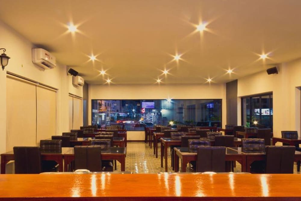 Chada Veranda Hotel 51/56