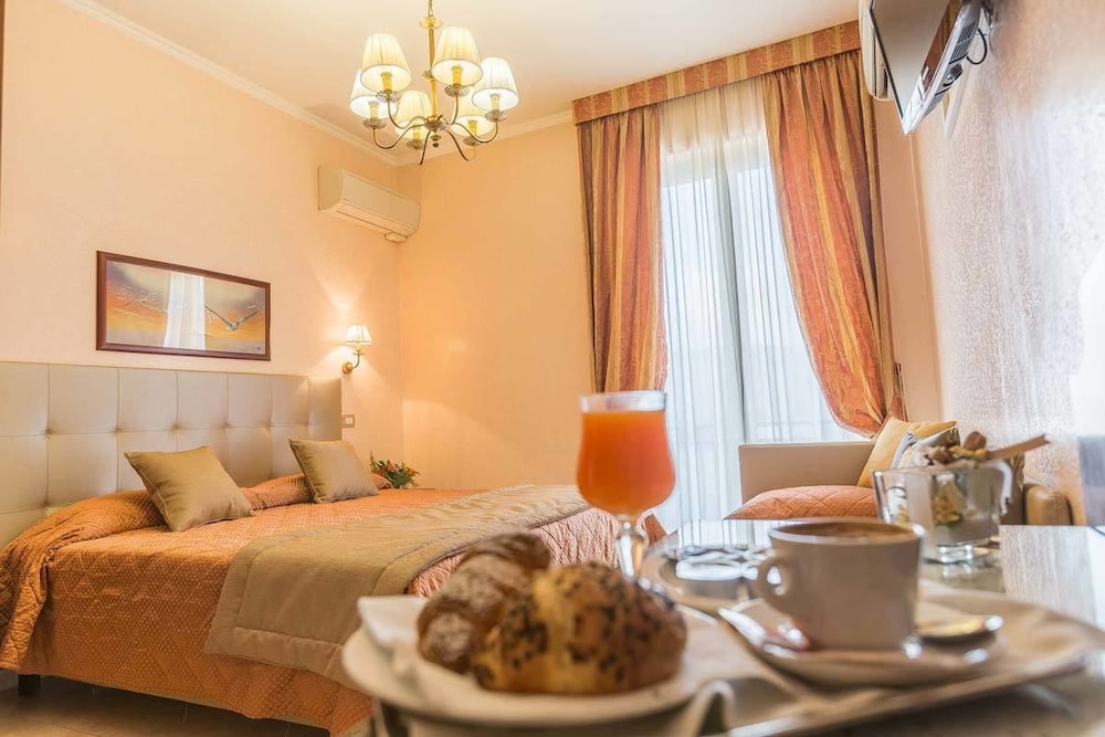 Aquila Hotel 7/16