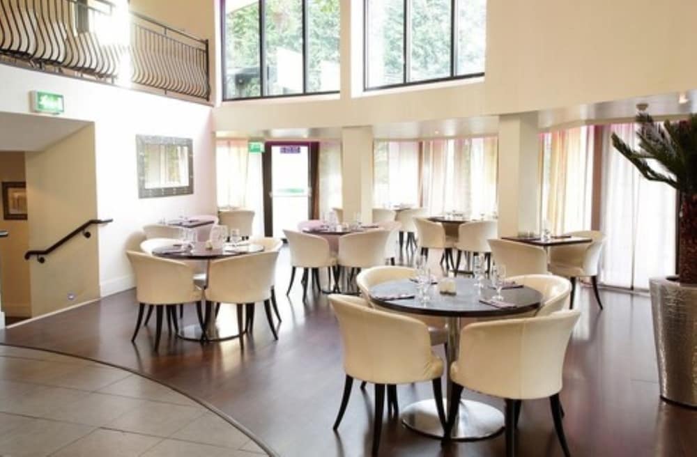 Waterfoot Hotel 33/47