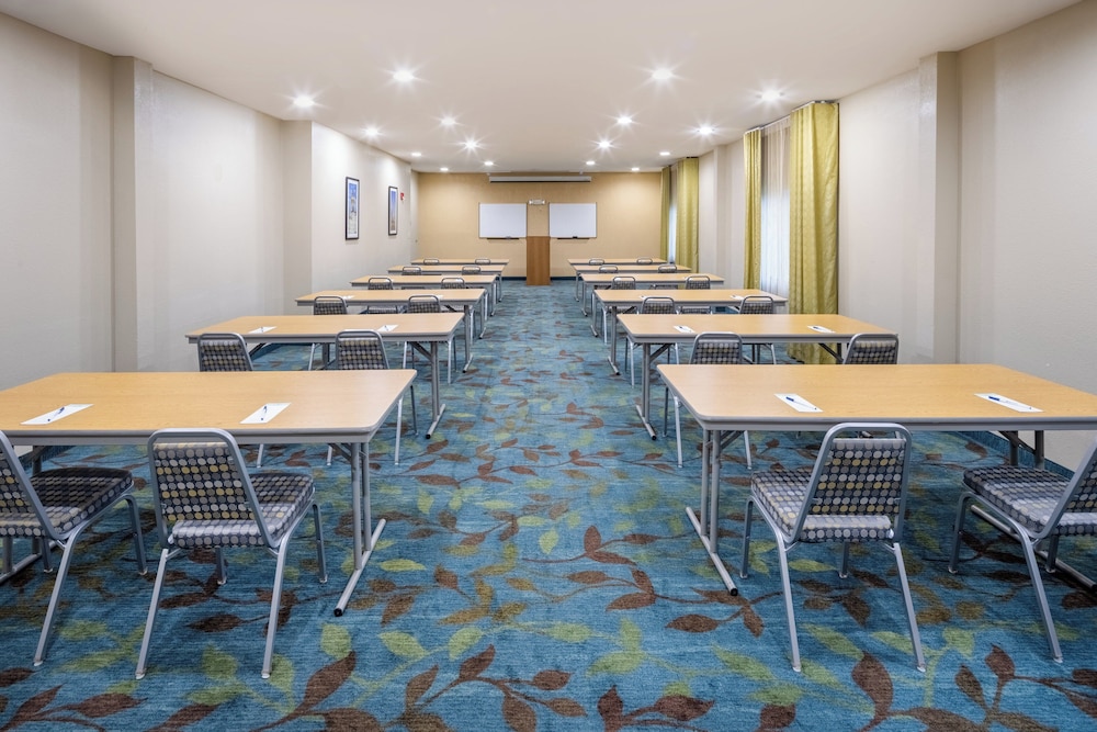 Candlewood Suites Windsor Locks Bradley Arpt 41/56