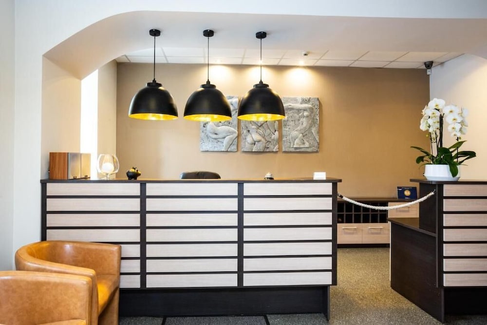 Primo Hotel 5/69