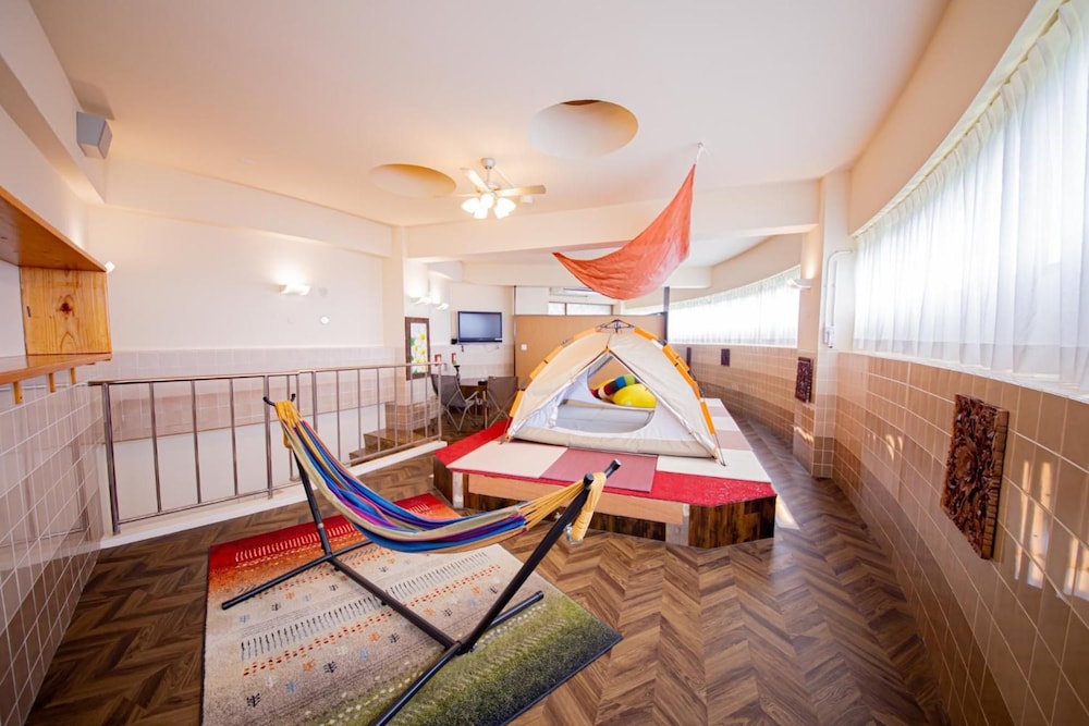 Rycom Crystal Hotel 57/59