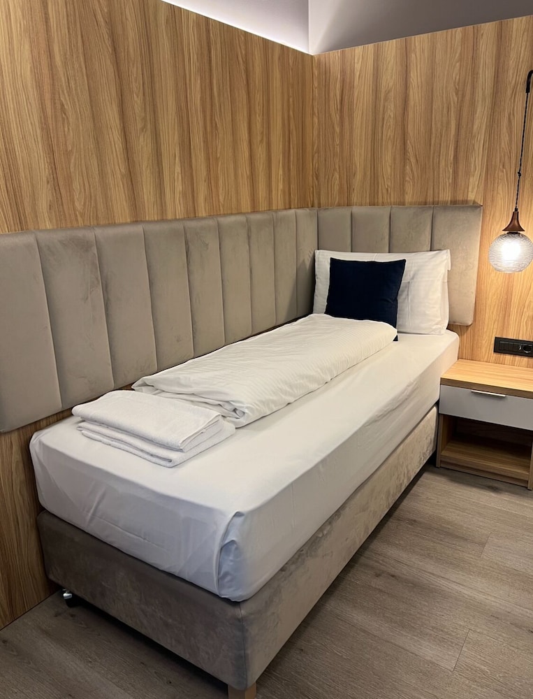 COMFORT, SINGLE