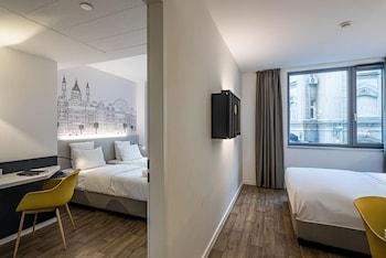 Family, Single Bed, 2 Bathrooms