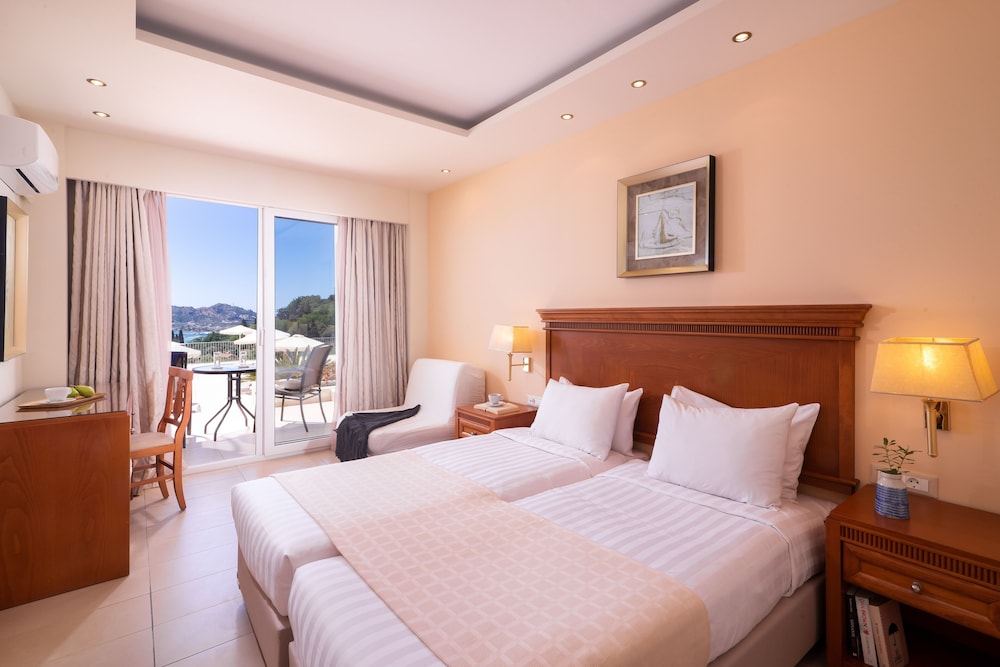 Room, Double Bed, Pool Front, Sea View
