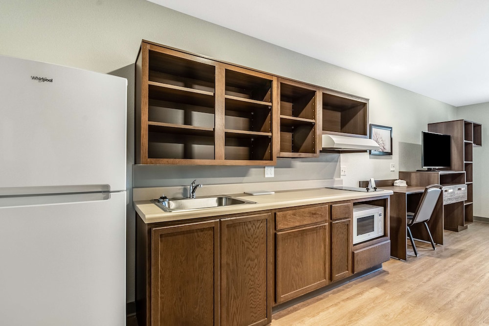 WoodSpring Suites Portland North Gresham 53/53