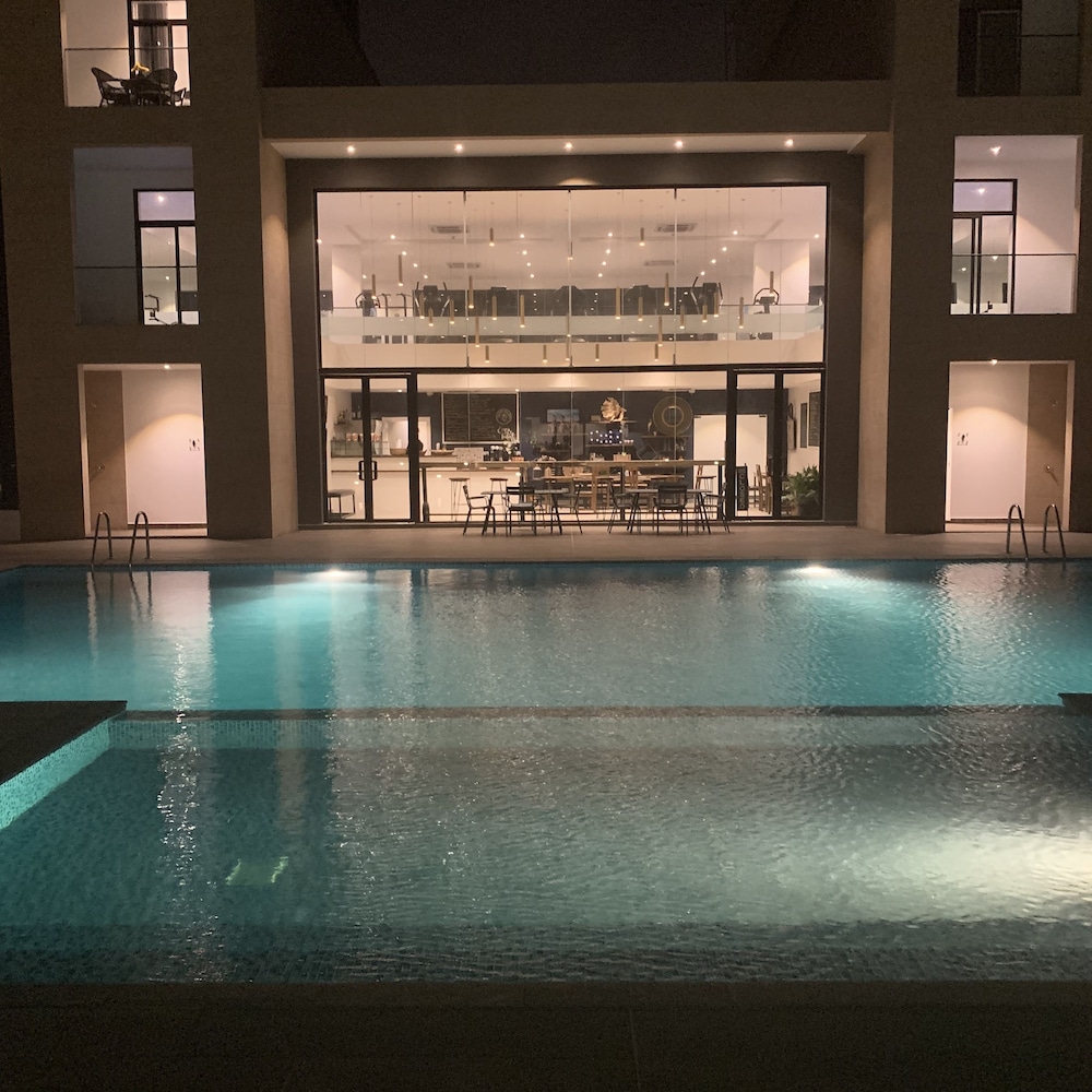 Accra Luxury Apartments at The Gardens 23/50