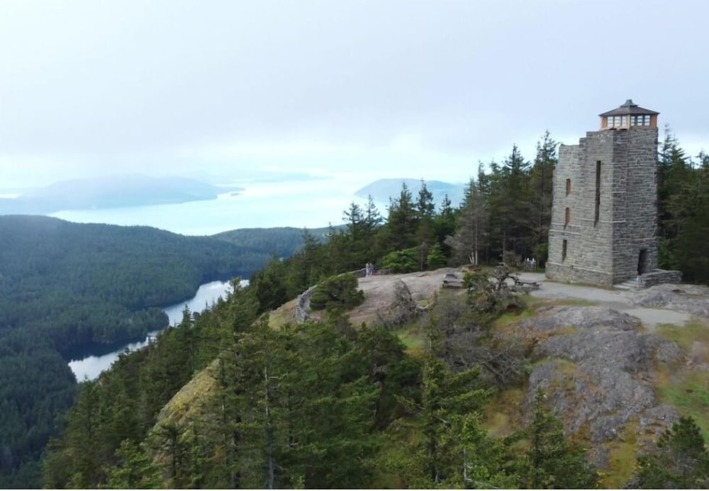 Outlook Inn On Orcas Island 64/68
