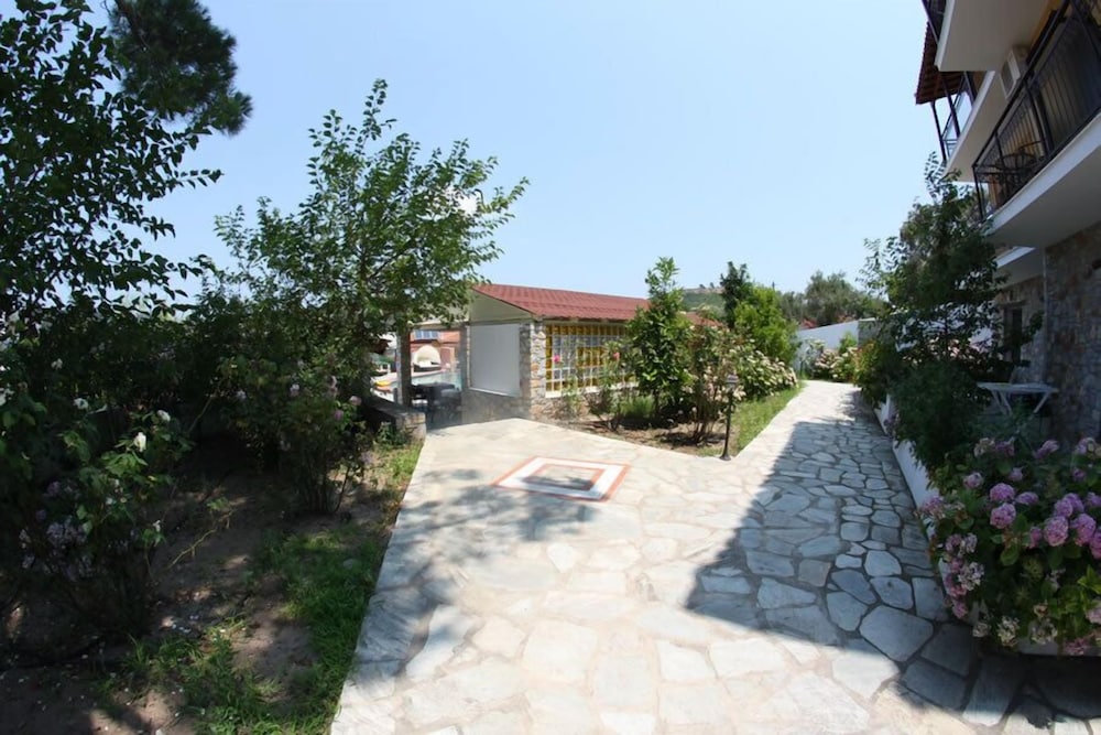 SKIATHOS ISLAND SUITES 5/50