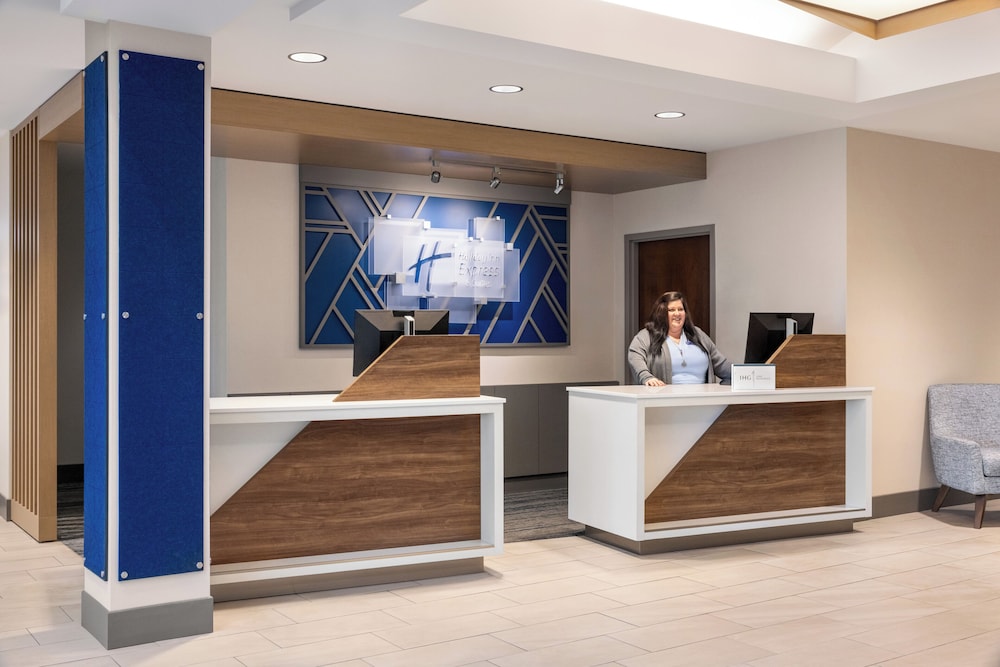 Holiday Inn Express & Suites Hagerstown 8/67