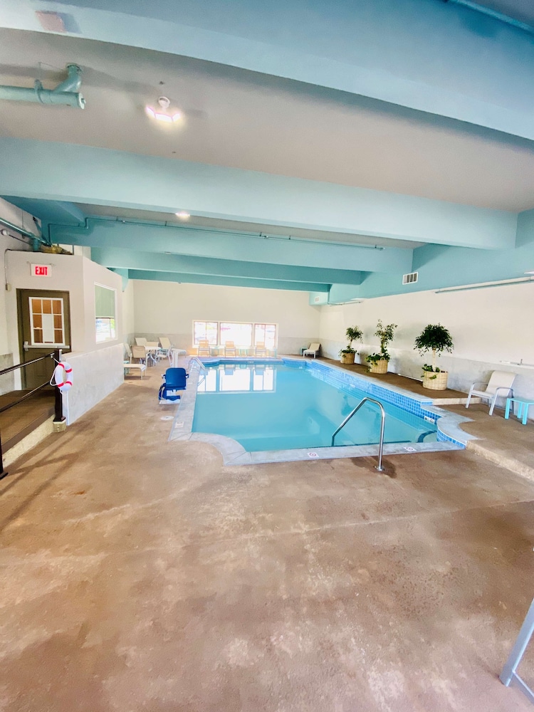 Best Western Plus Landmark Inn 23/43