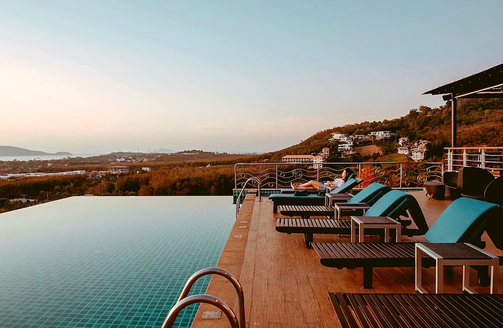 The View Rawada Phuket 42/56