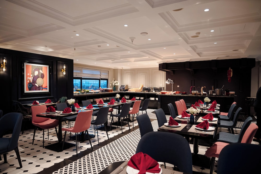 Champton Hanoi Hotel 52/63