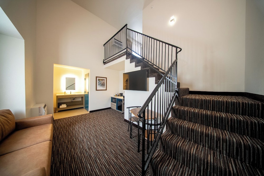 Lemon Heights Inn 42/58
