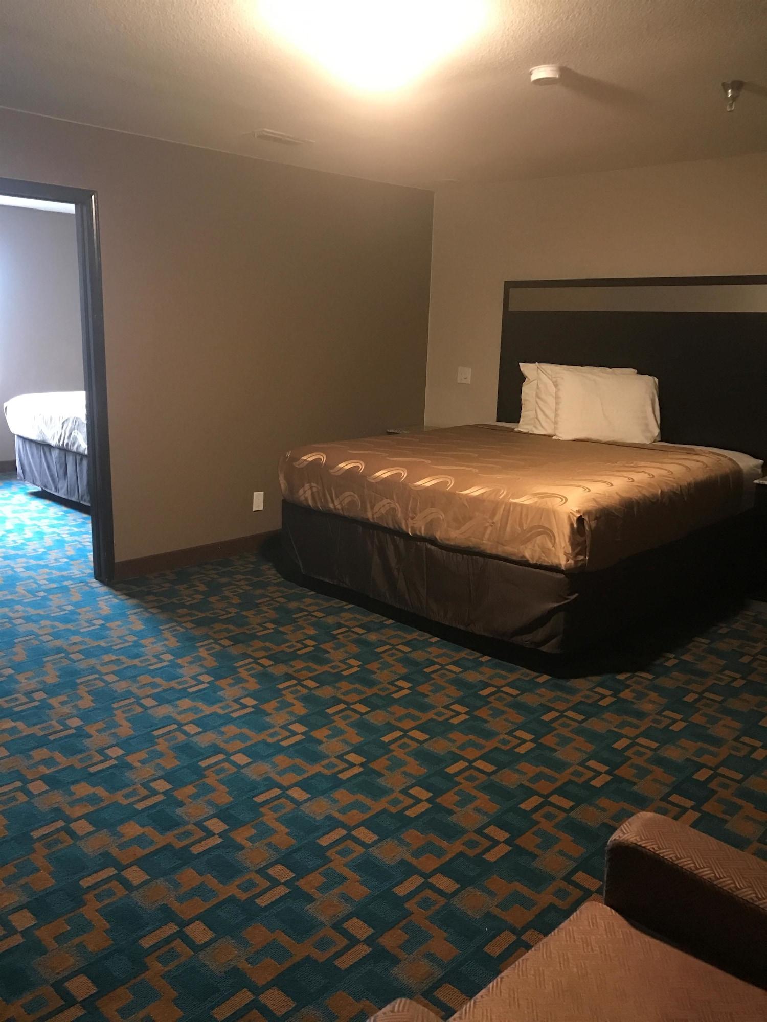 Suite, Multiple Beds