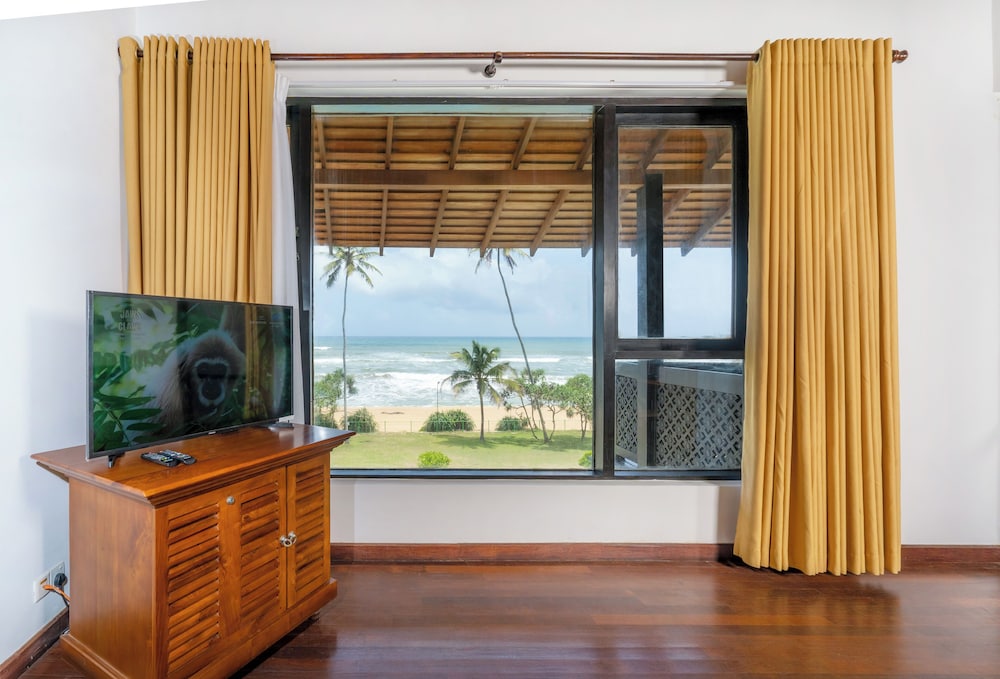 Grand Beach Wadduwa 6/42