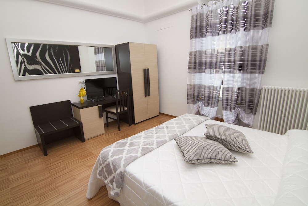 SUPERIOR, DOUBLE OR TWIN BED, CITY VIEW