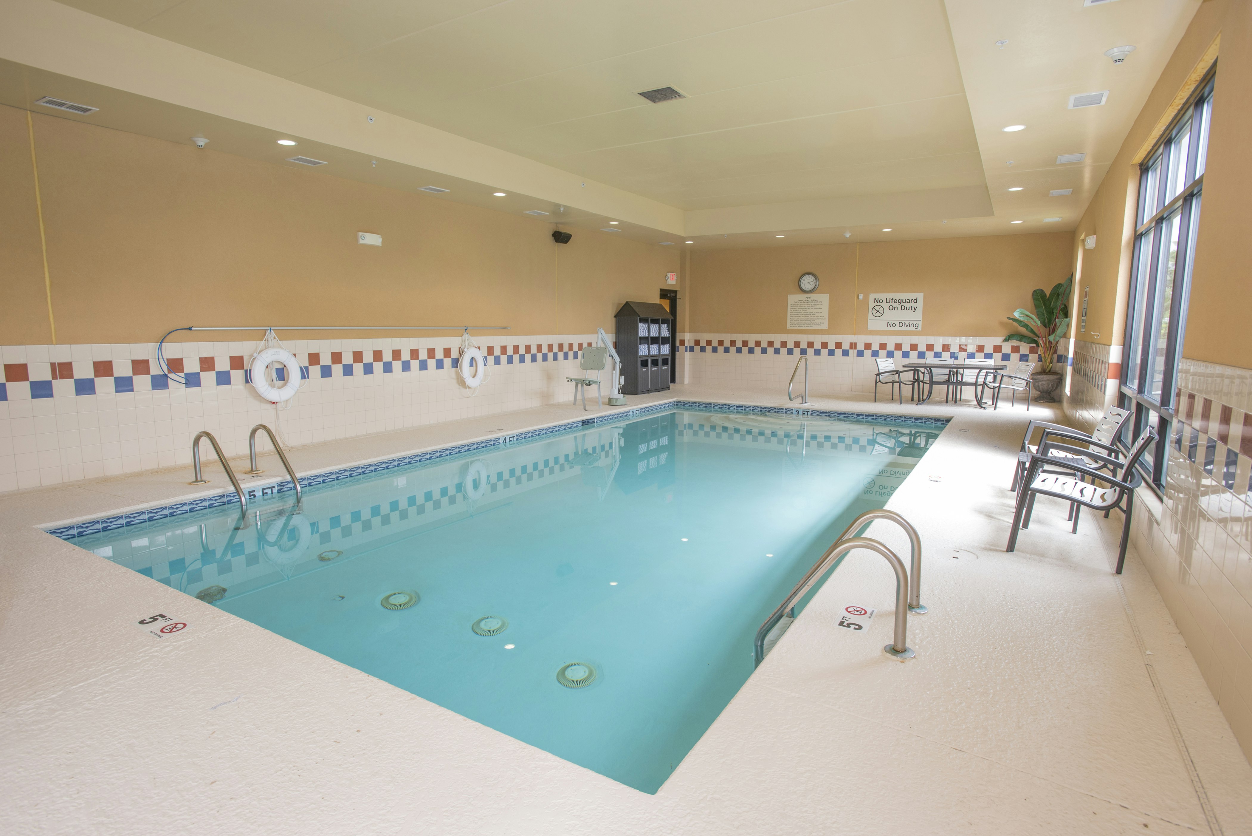Hampton Inn Suites Cincinnati Union Centre Oh 25/45