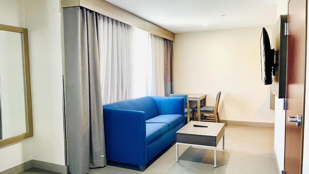 Holiday Inn Express Hotel & Suites Frazier Park 37/67