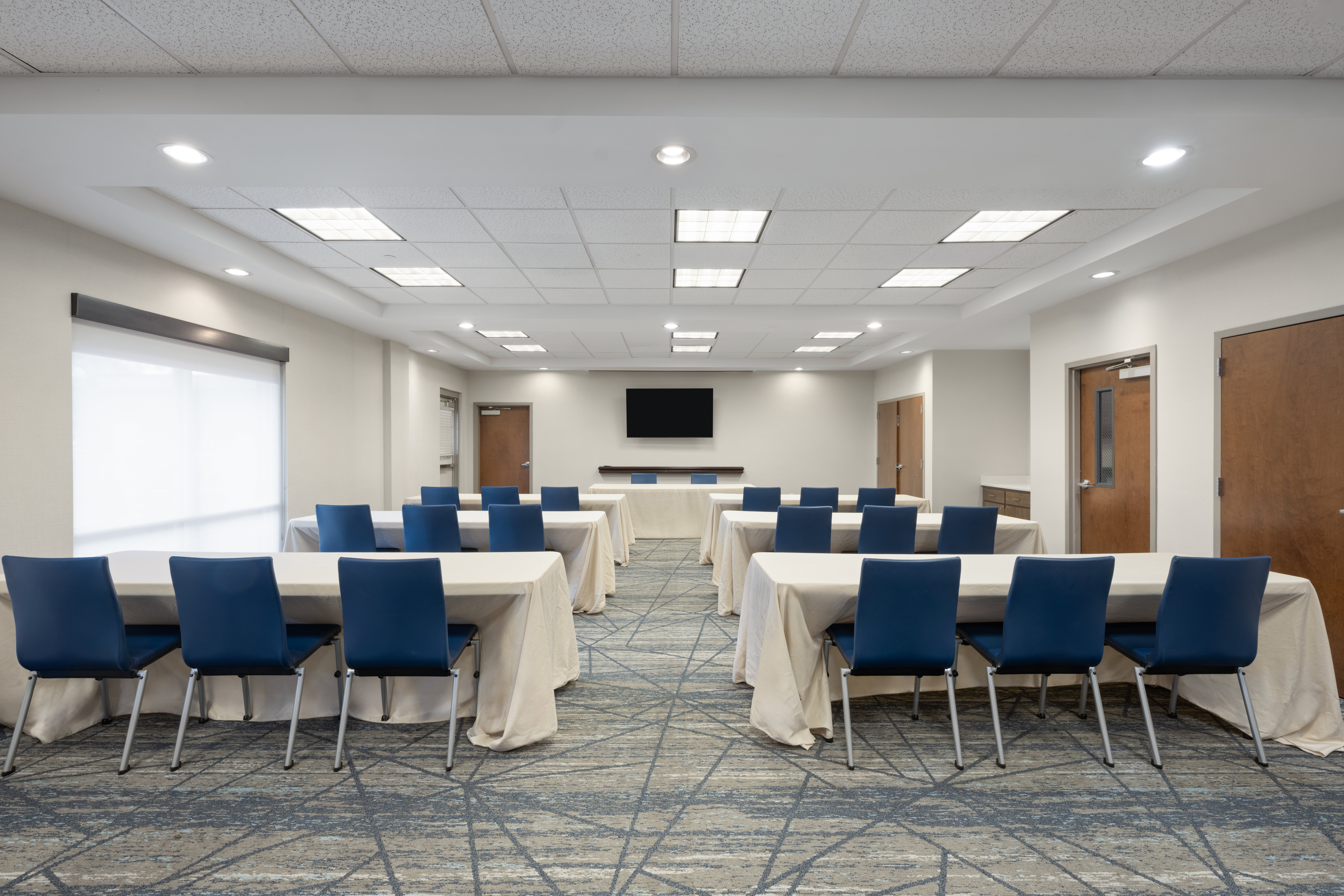 Holiday Inn Express Pembroke 35/50