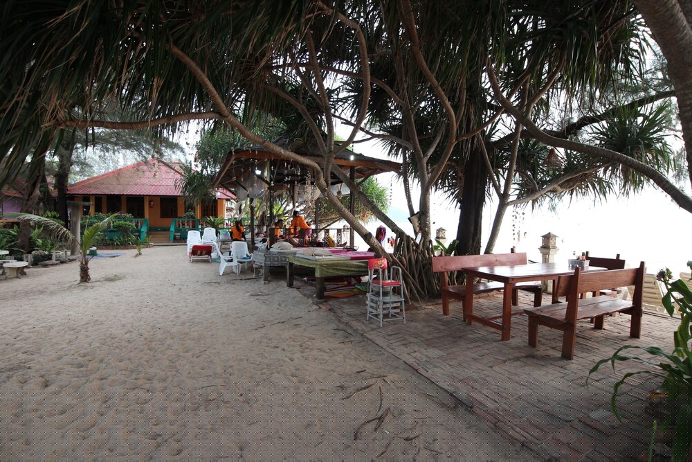 Lanta Villa Resort 11/58