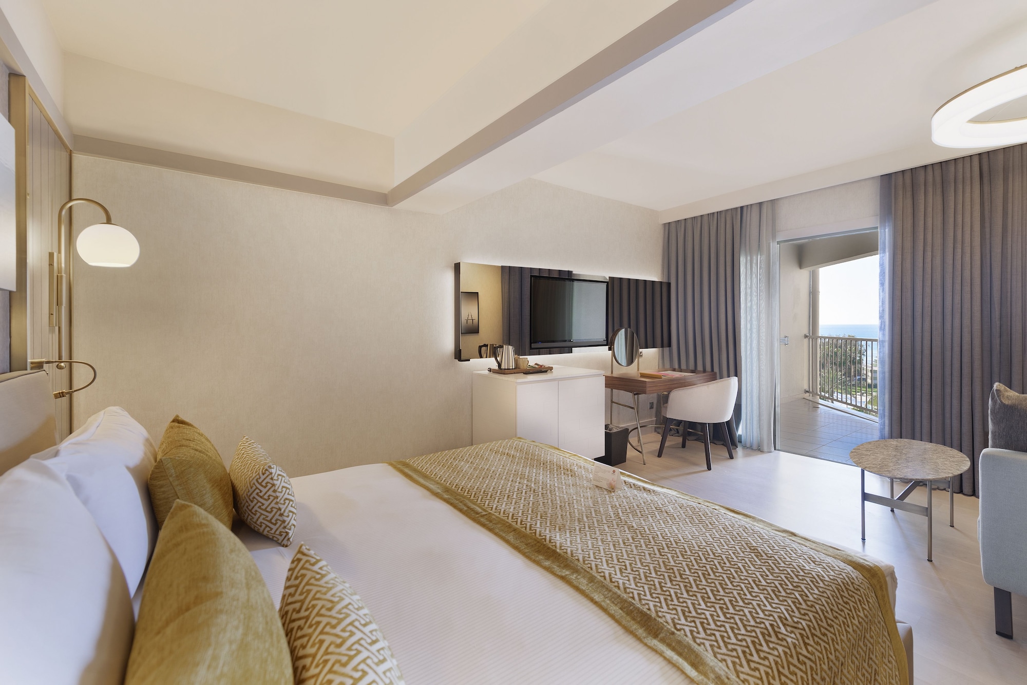 Family Suite, 1 Queen and 1 Single Bed, Queen Bed