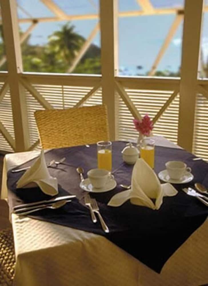 Blue Haven Hotel 43/58