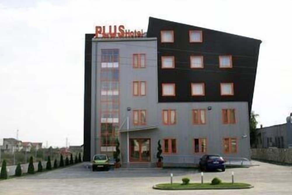 Plus Hotel 2/45
